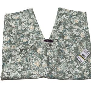 ⚡️NWT Gloria Vanderbilt Amanda Capri Size 14P